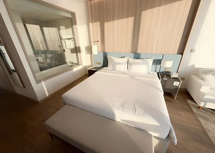 Ho Tai Cac Toa Icon40 - Alacarte - New Life Tower * Ha Long